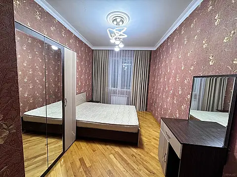 Satılır 3 otaqlı mənzil 103 m²