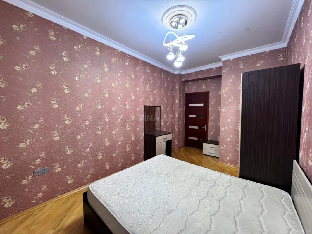Satılır 3 otaqlı mənzil 103 m²