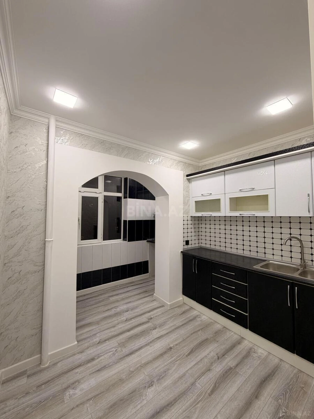 Satılır 1 otaqlı mənzil 40 m²