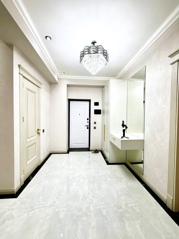 Satılır 3 otaqlı mənzil 138 m²