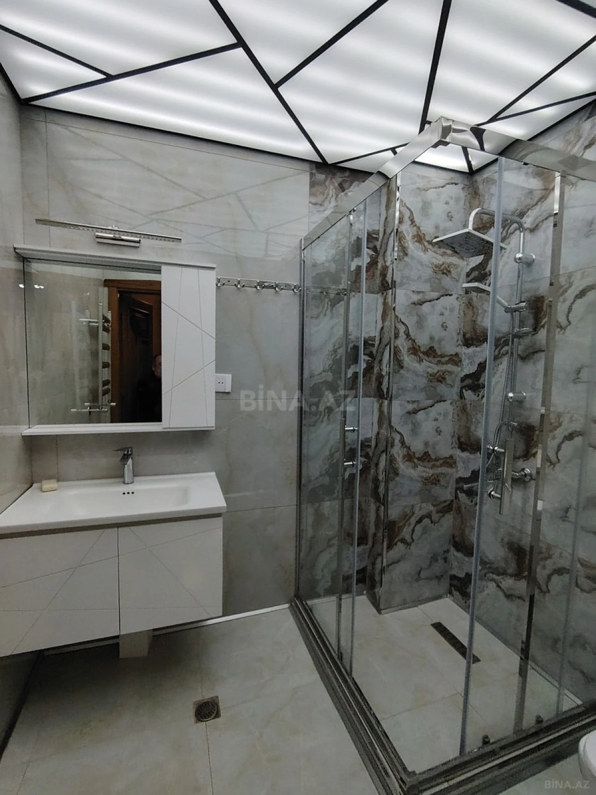 Satılır 2 otaqlı mənzil 89 m²