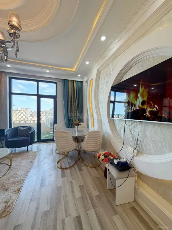 Satılır 3 otaqlı mənzil 94 m²