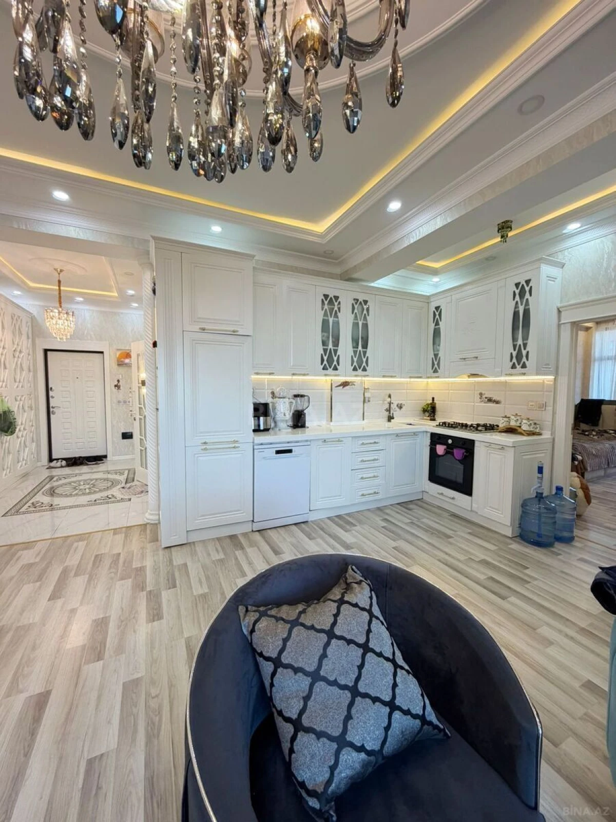 Satılır 3 otaqlı mənzil 94 m²