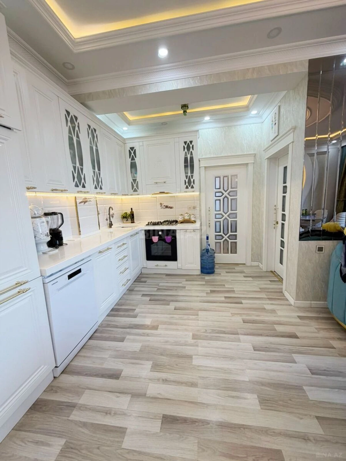 Satılır 3 otaqlı mənzil 94 m²