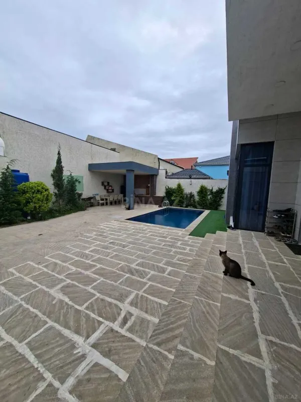 Satılır 4 otaqlı həyət evi 140 m²