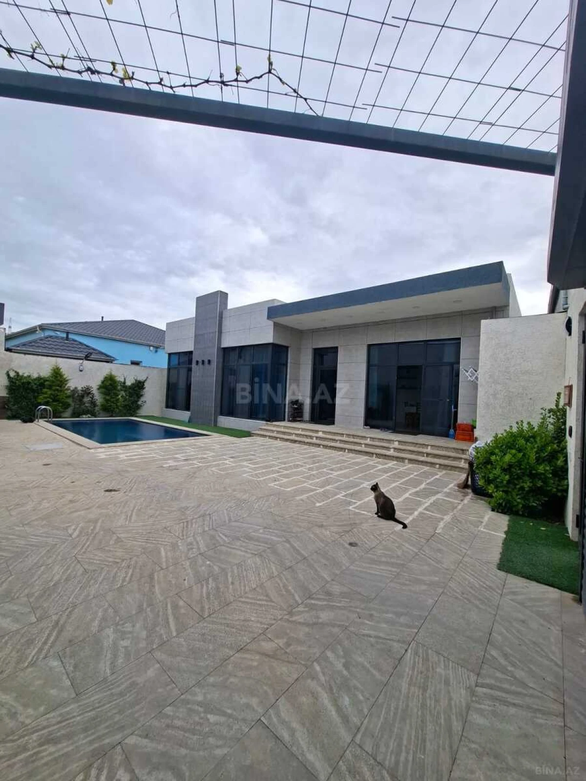 Satılır 4 otaqlı həyət evi 140 m²
