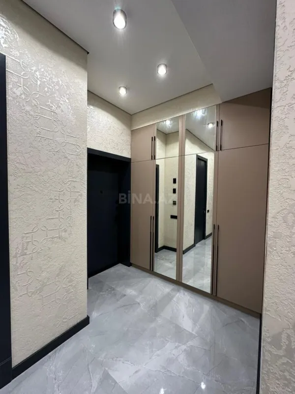 Satılır 3 otaqlı mənzil 143 m²
