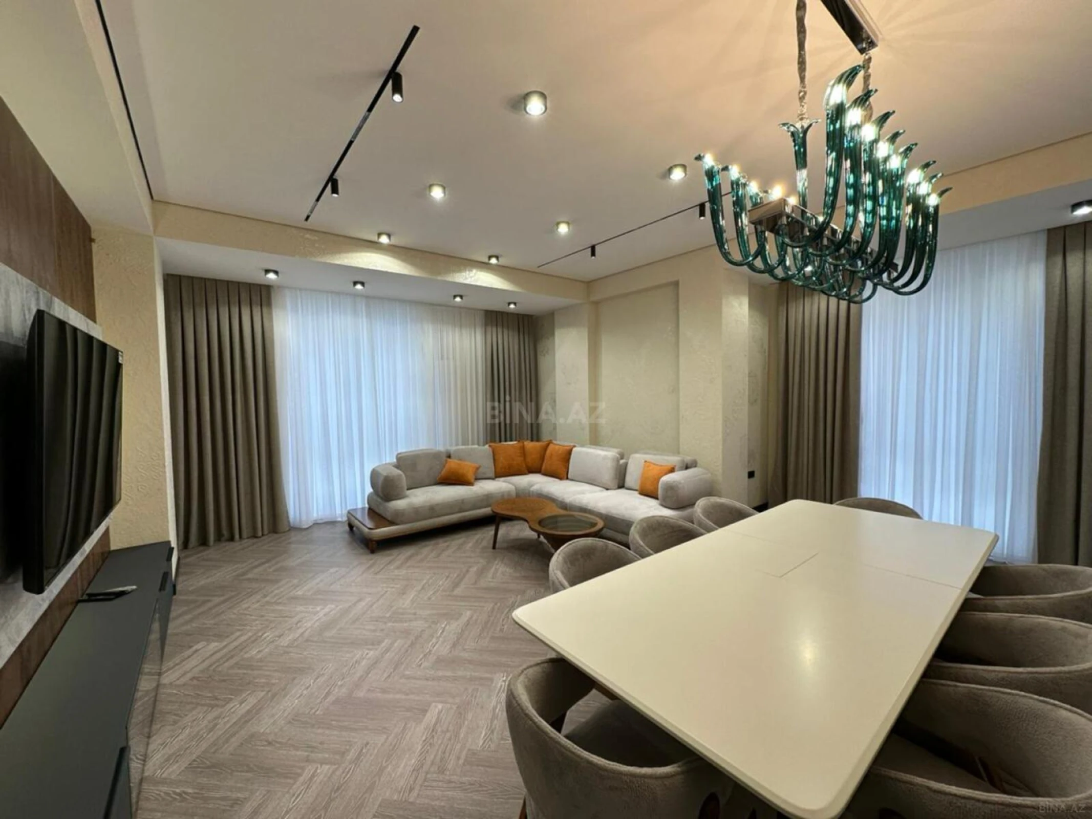 Satılır 3 otaqlı mənzil 143 m²