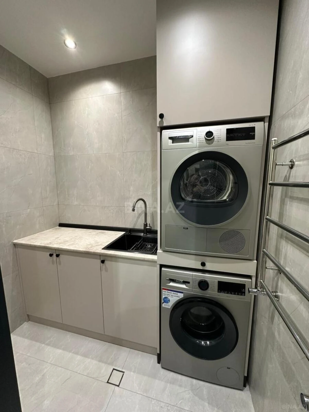 Satılır 3 otaqlı mənzil 143 m²