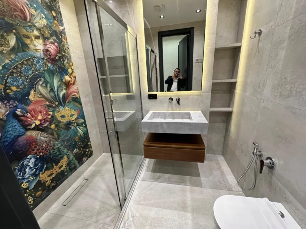 Satılır 3 otaqlı mənzil 143 m²