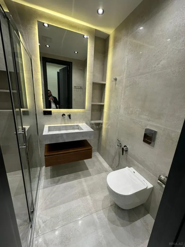 Satılır 3 otaqlı mənzil 143 m²