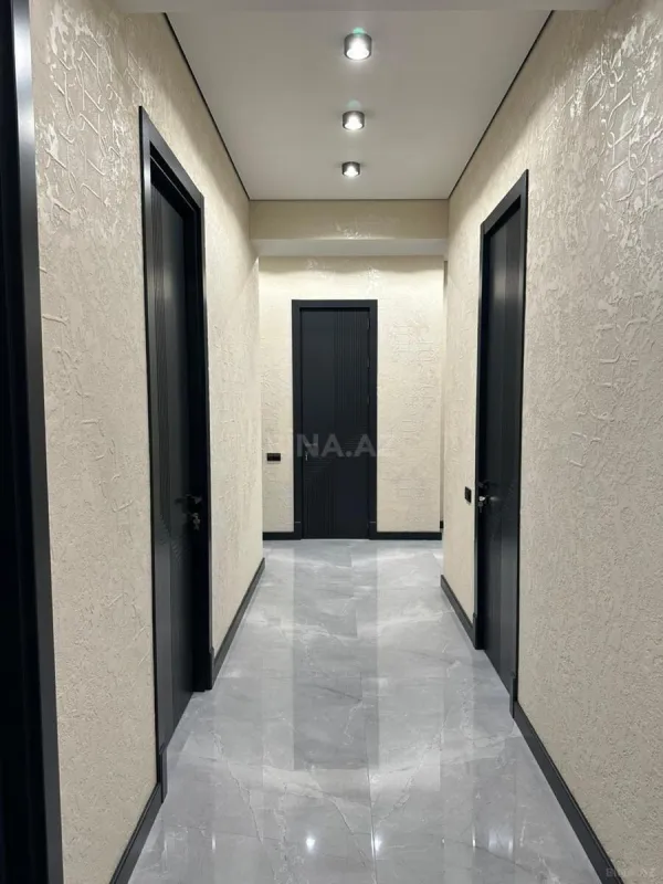 Satılır 3 otaqlı mənzil 143 m²