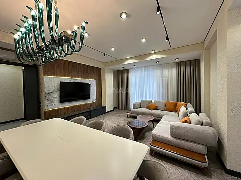 Satılır 3 otaqlı mənzil 143 m² — Bakı 3 otaq 143.00 m²