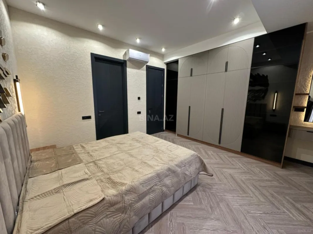 Satılır 3 otaqlı mənzil 143 m²