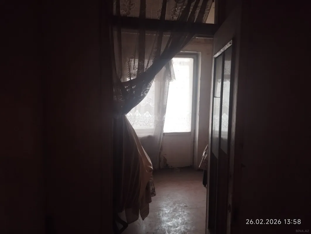Satılır 5 otaqlı mənzil 100 m²