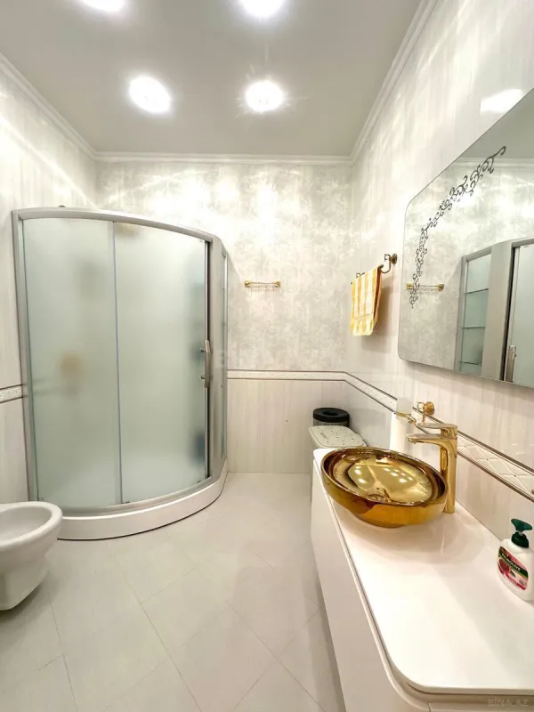 Kirayə verilir 9 otaqlı həyət evi 400 m²