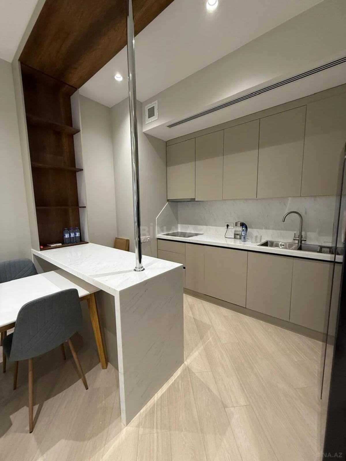 Kirayə verilir 2 otaqlı mənzil 77 m²