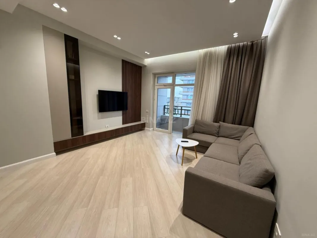 Kirayə verilir 2 otaqlı mənzil 77 m²