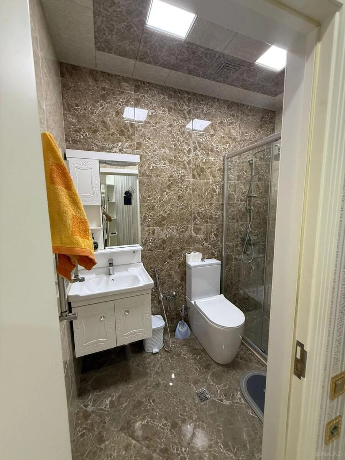 Satılır 2 otaqlı mənzil 81 m²