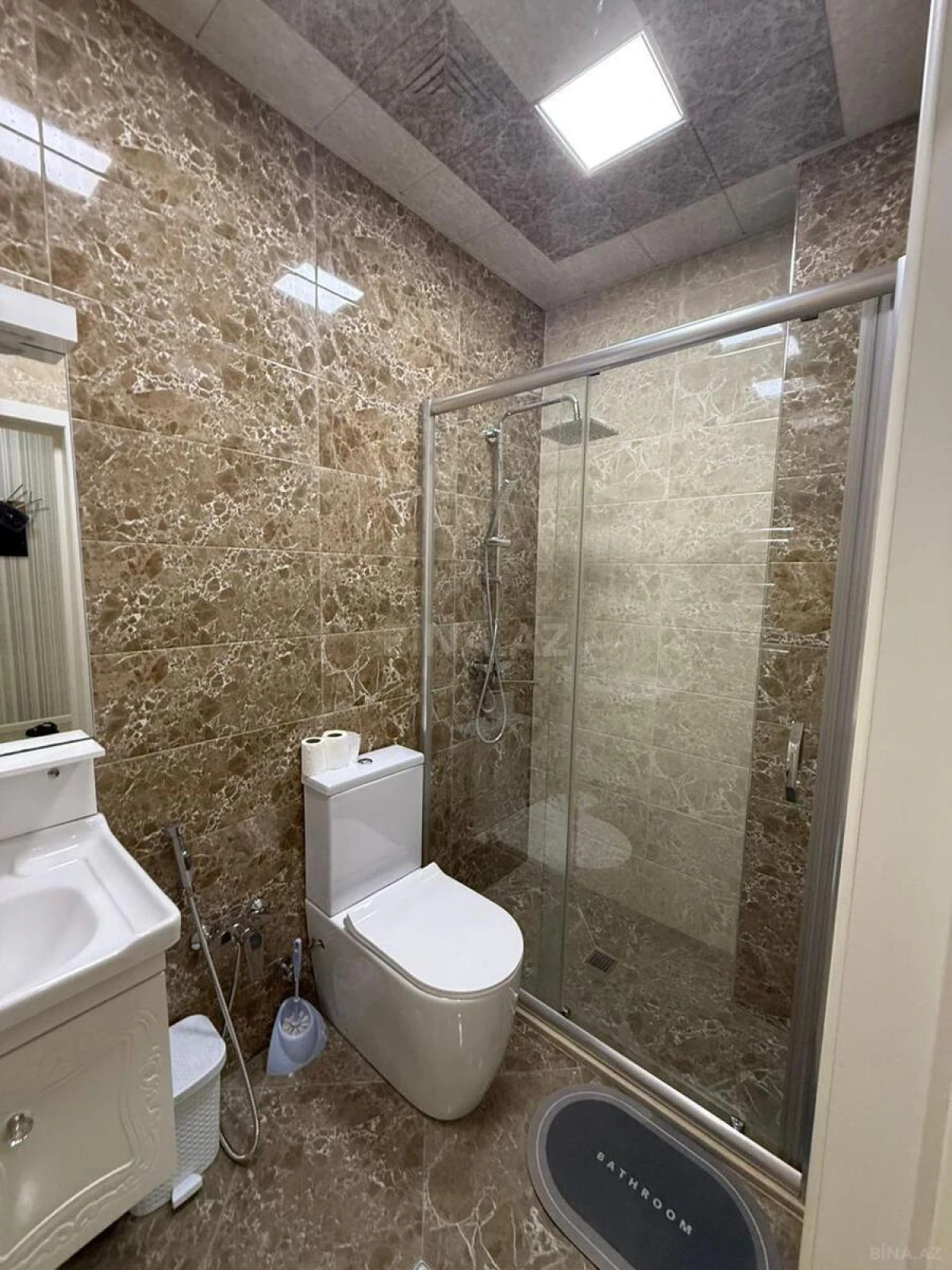 Satılır 2 otaqlı mənzil 81 m²