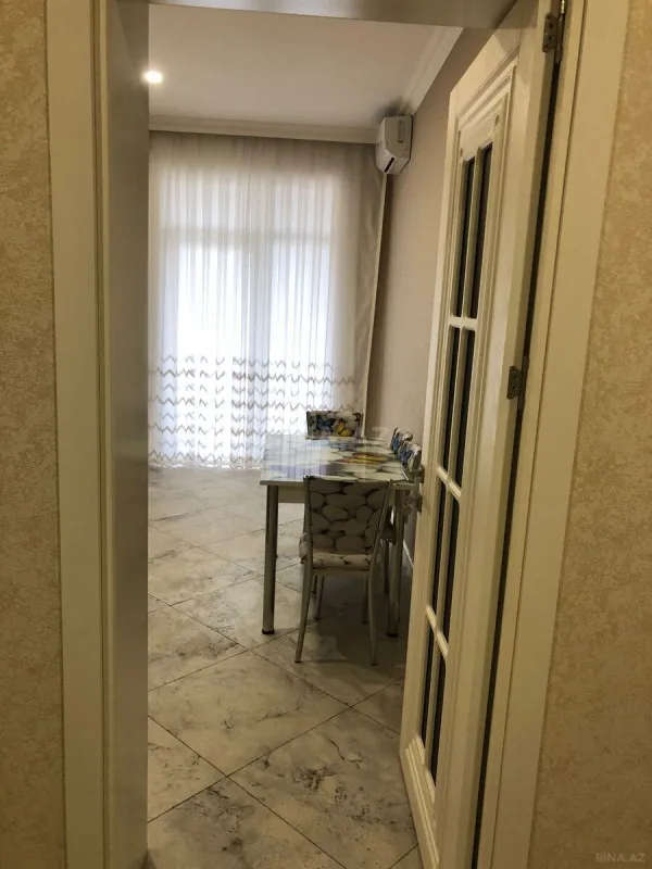 Kirayə verilir 2 otaqlı mənzil 100.3 m²