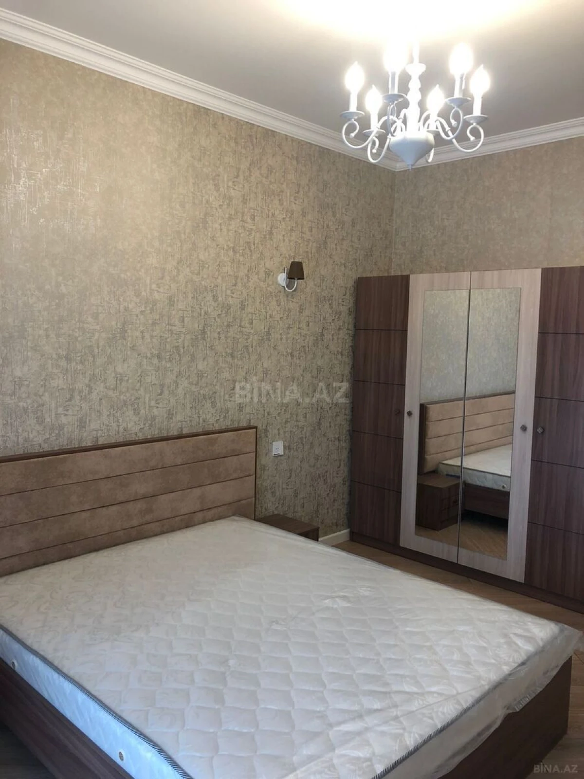 Kirayə verilir 2 otaqlı mənzil 100.3 m²