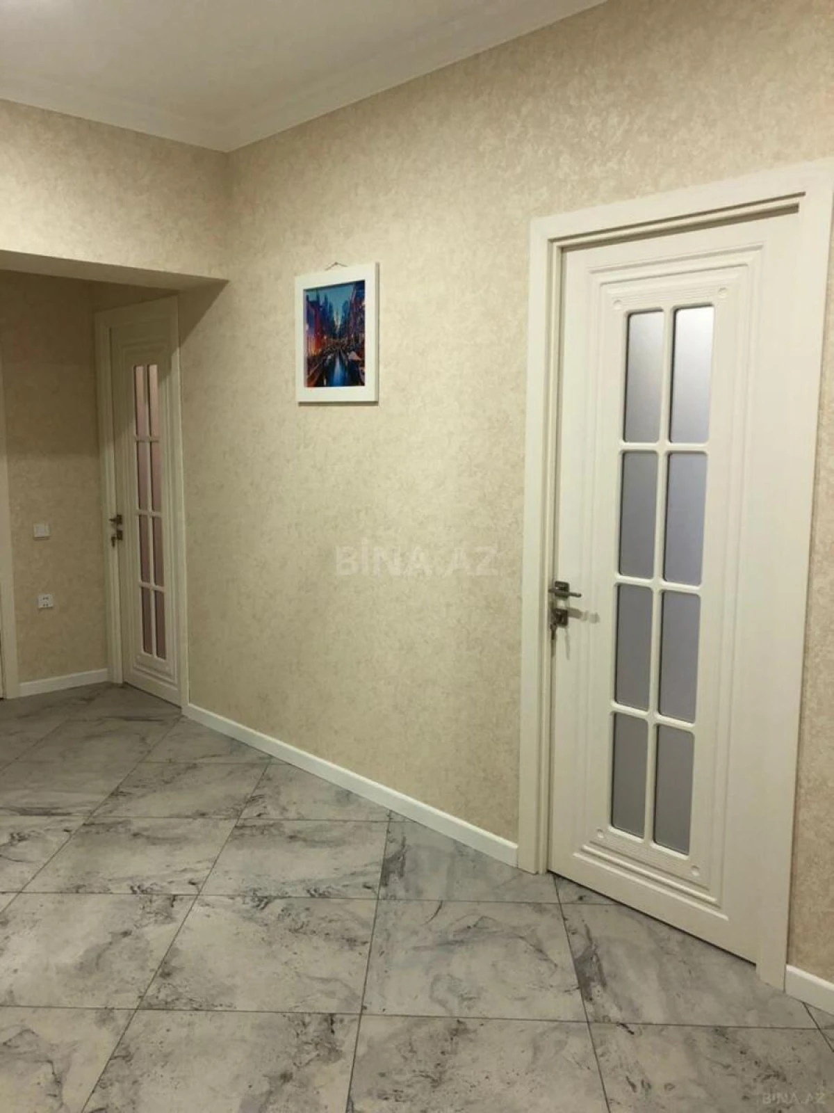 Kirayə verilir 2 otaqlı mənzil 100.3 m²