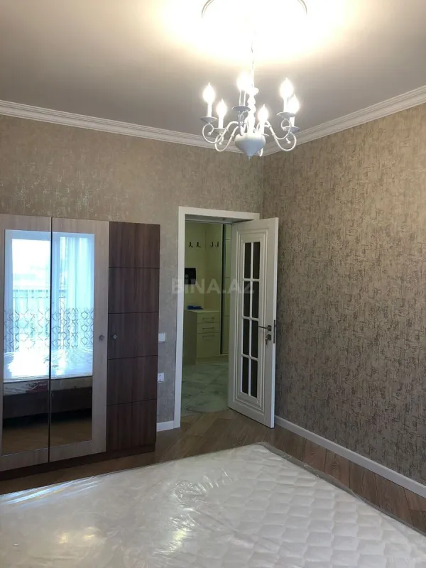 Kirayə verilir 2 otaqlı mənzil 100.3 m²