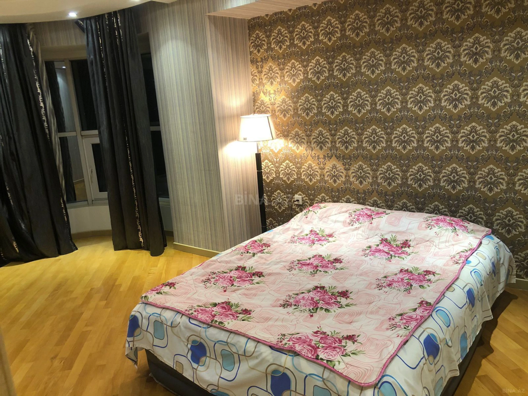 Satılır 3 otaqlı mənzil 115 m²