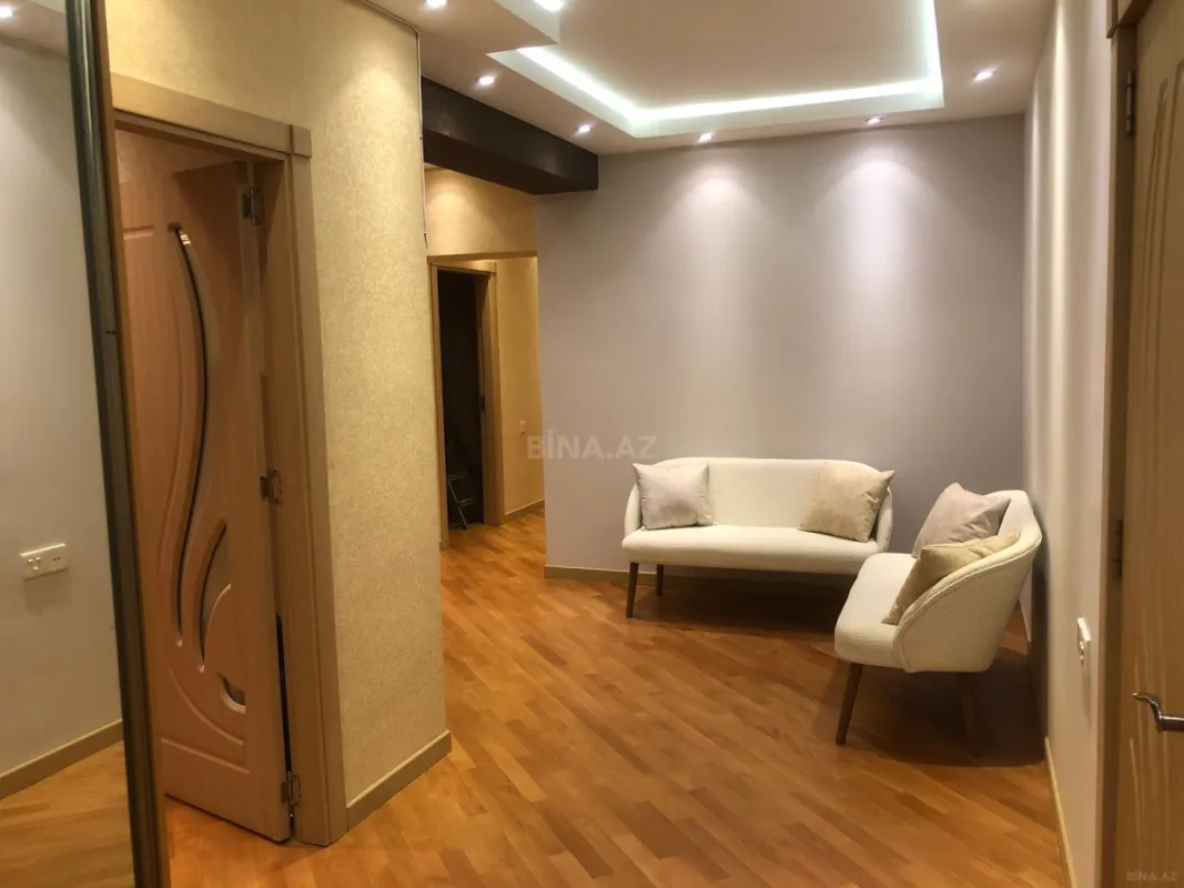 Satılır 3 otaqlı mənzil 115 m²