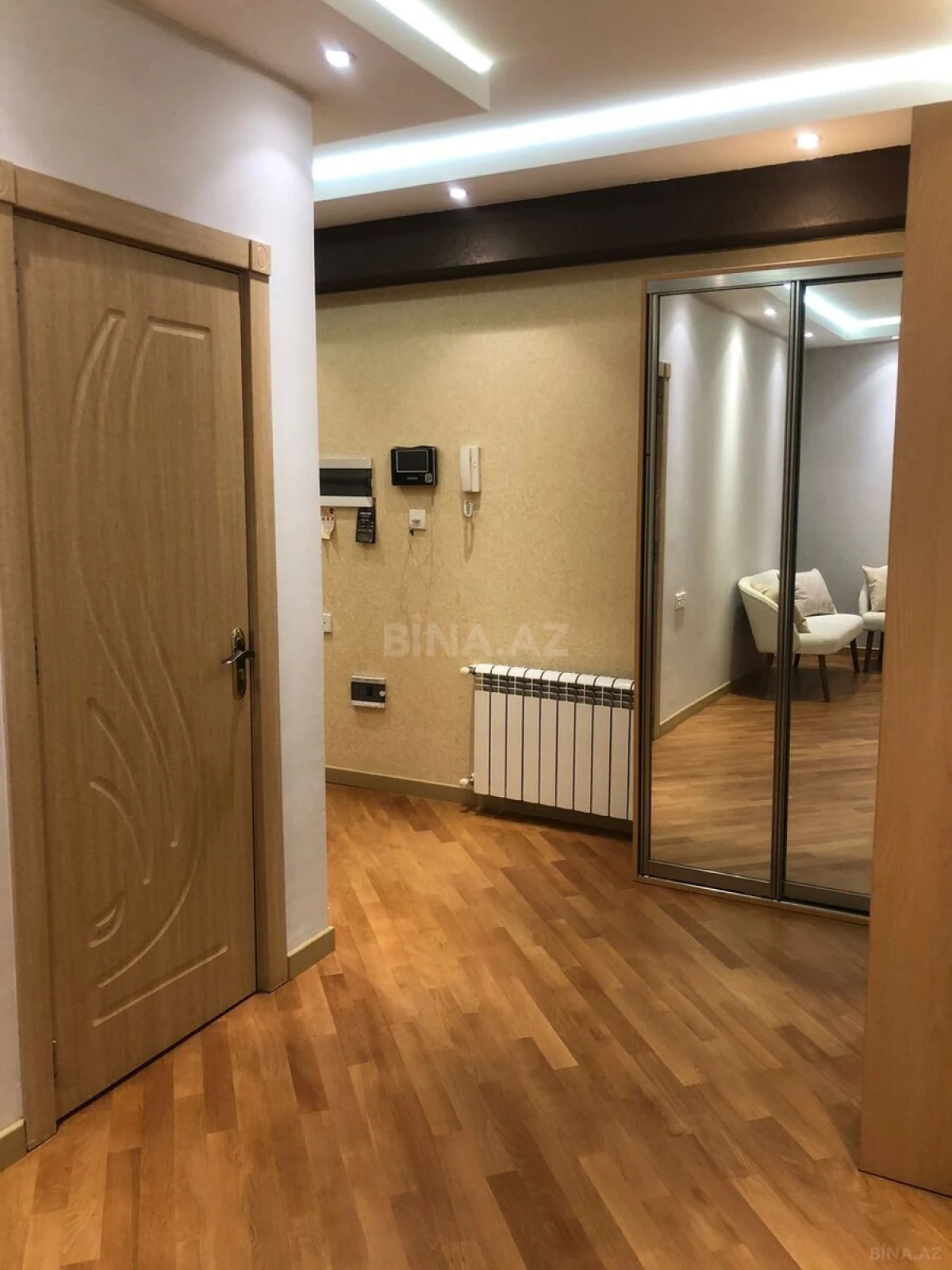 Satılır 3 otaqlı mənzil 115 m²