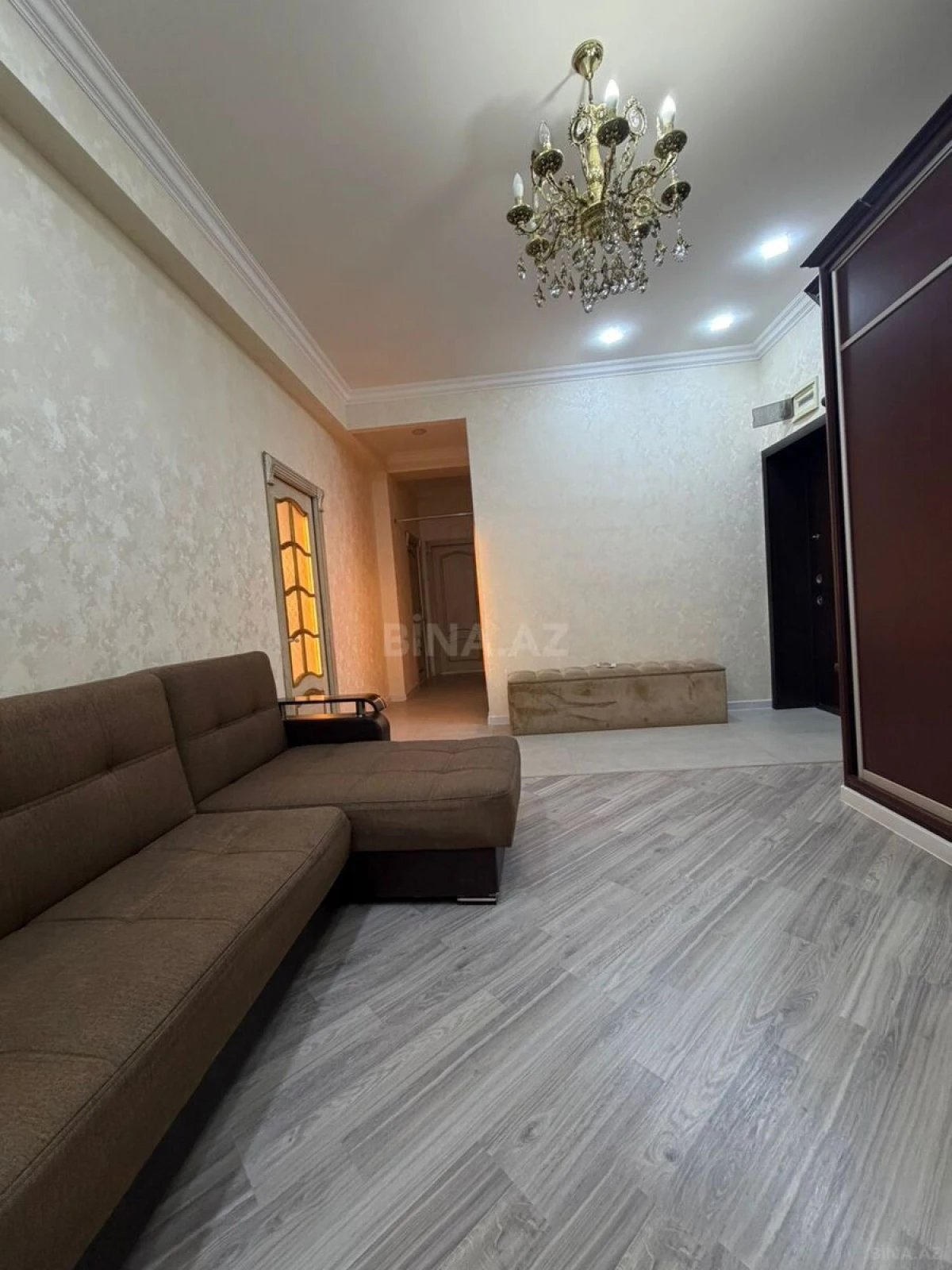 Kirayə verilir 3 otaqlı mənzil 150 m²