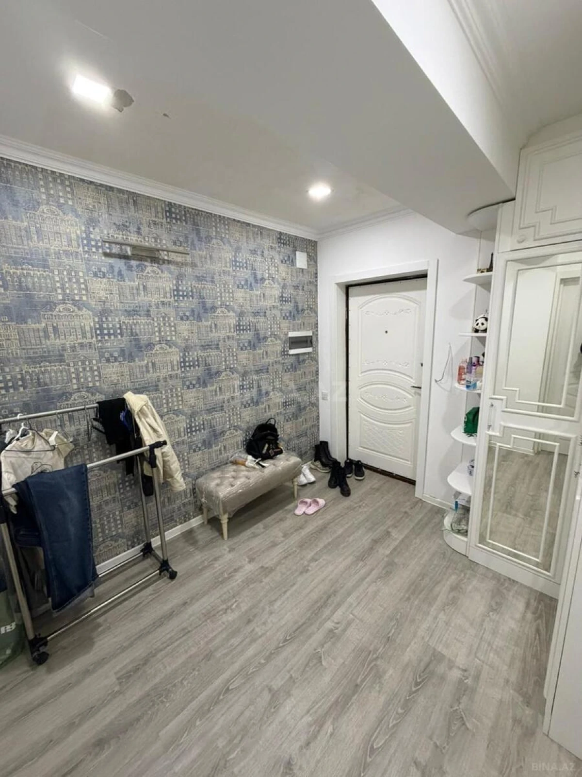 Satılır 2 otaqlı mənzil 63 m²
