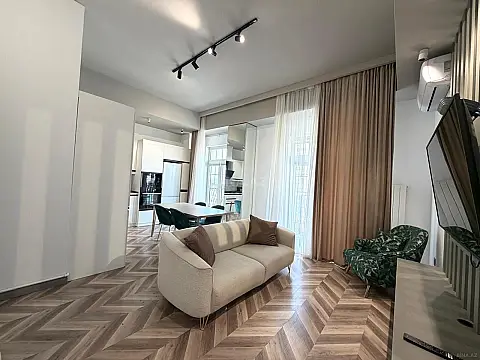Kirayə verilir 2 otaqlı mənzil 70 m²