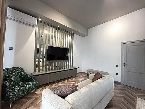 Kirayə verilir 2 otaqlı mənzil 70 m²