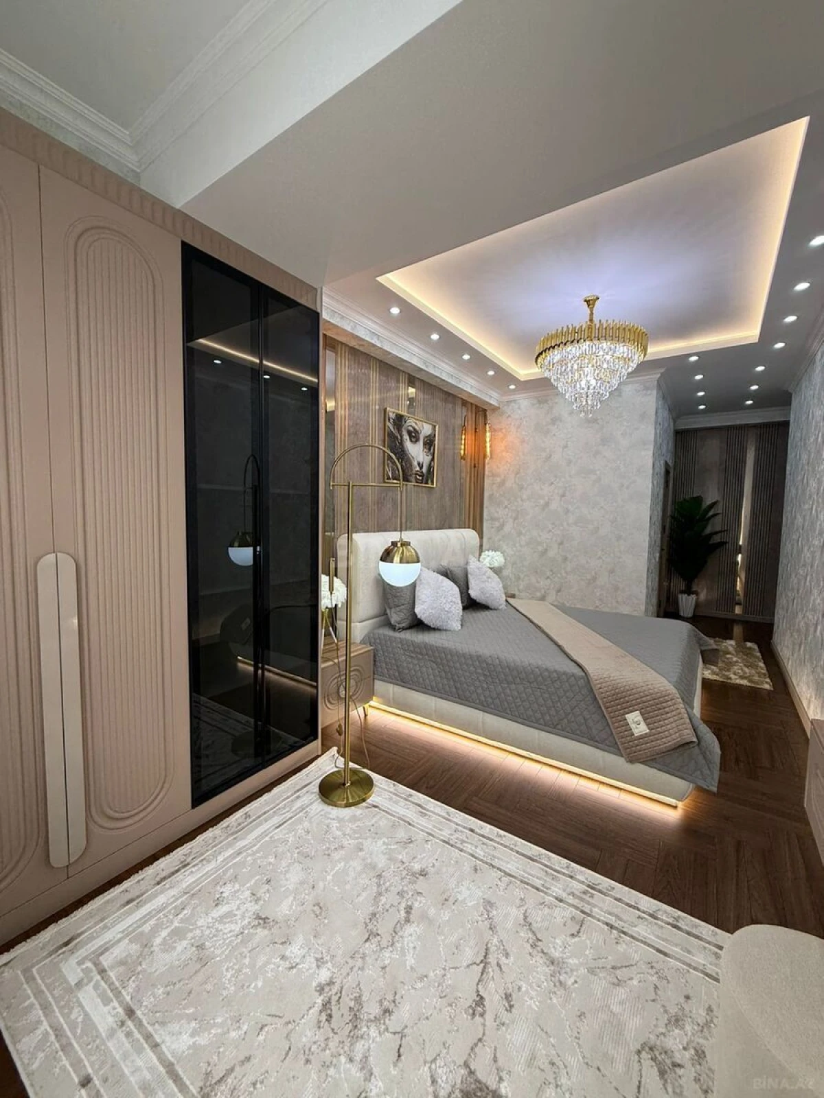 Satılır 3 otaqlı mənzil 127 m²