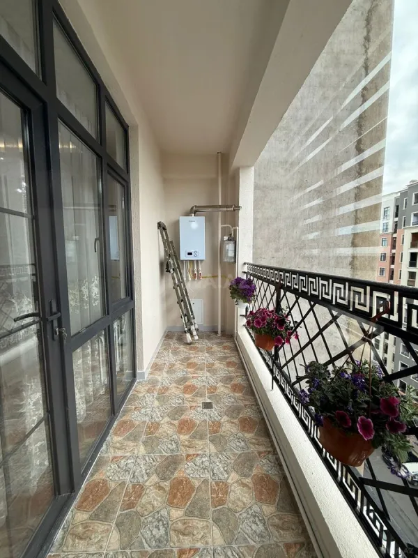 Satılır 3 otaqlı mənzil 127 m²