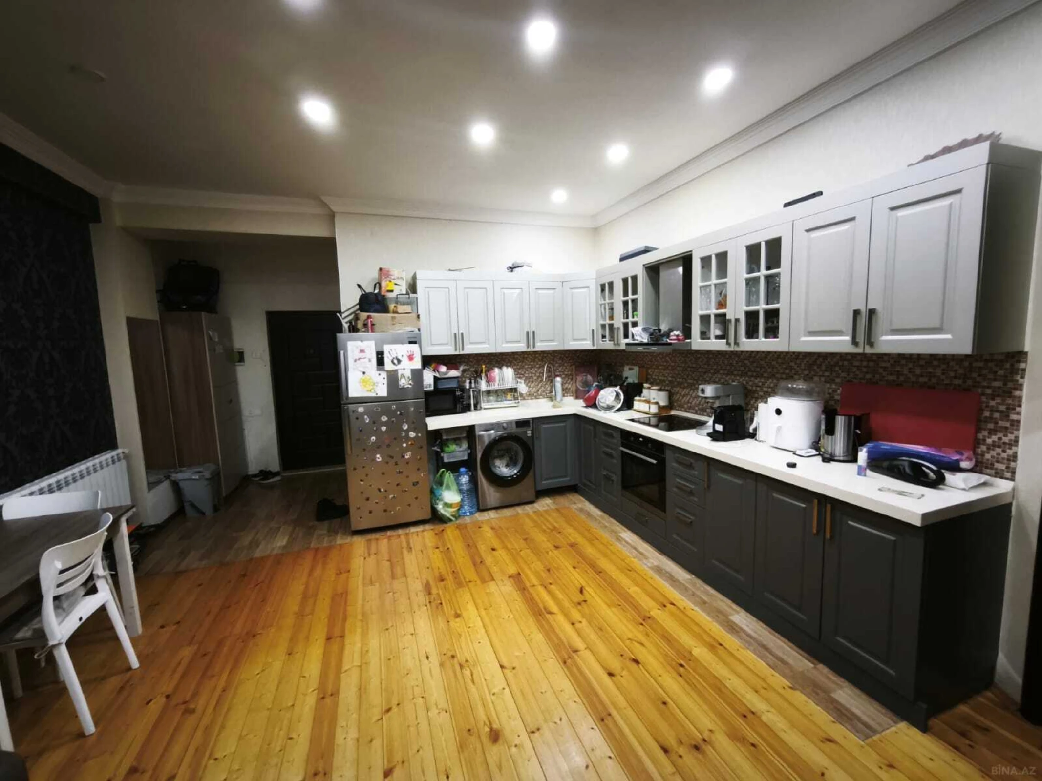 Satılır 3 otaqlı mənzil 93 m²