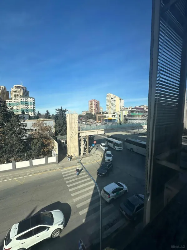 Kirayə verilir 4 otaqlı mənzil 100 m²