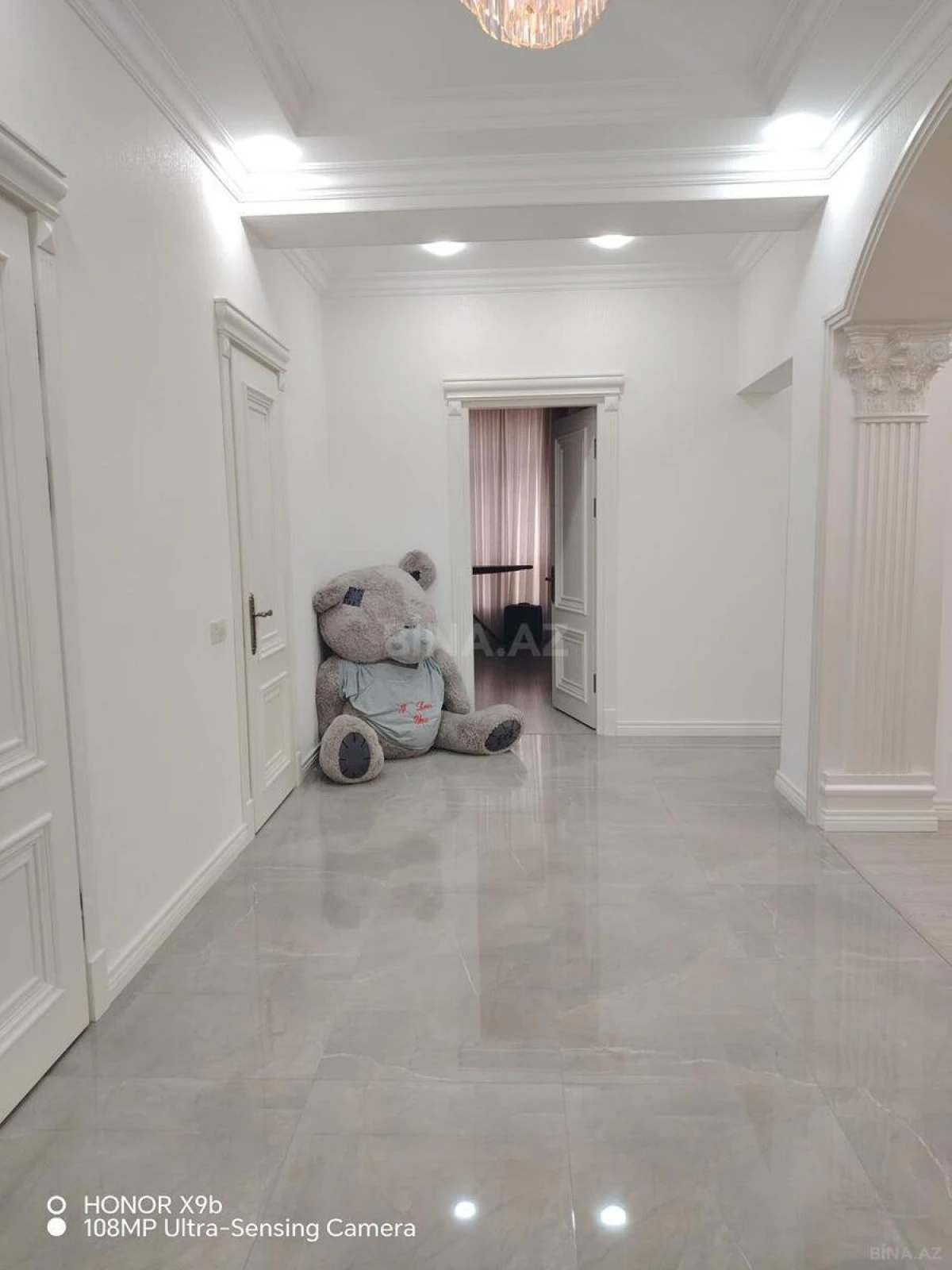 Kirayə verilir 2 otaqlı mənzil 117 m²