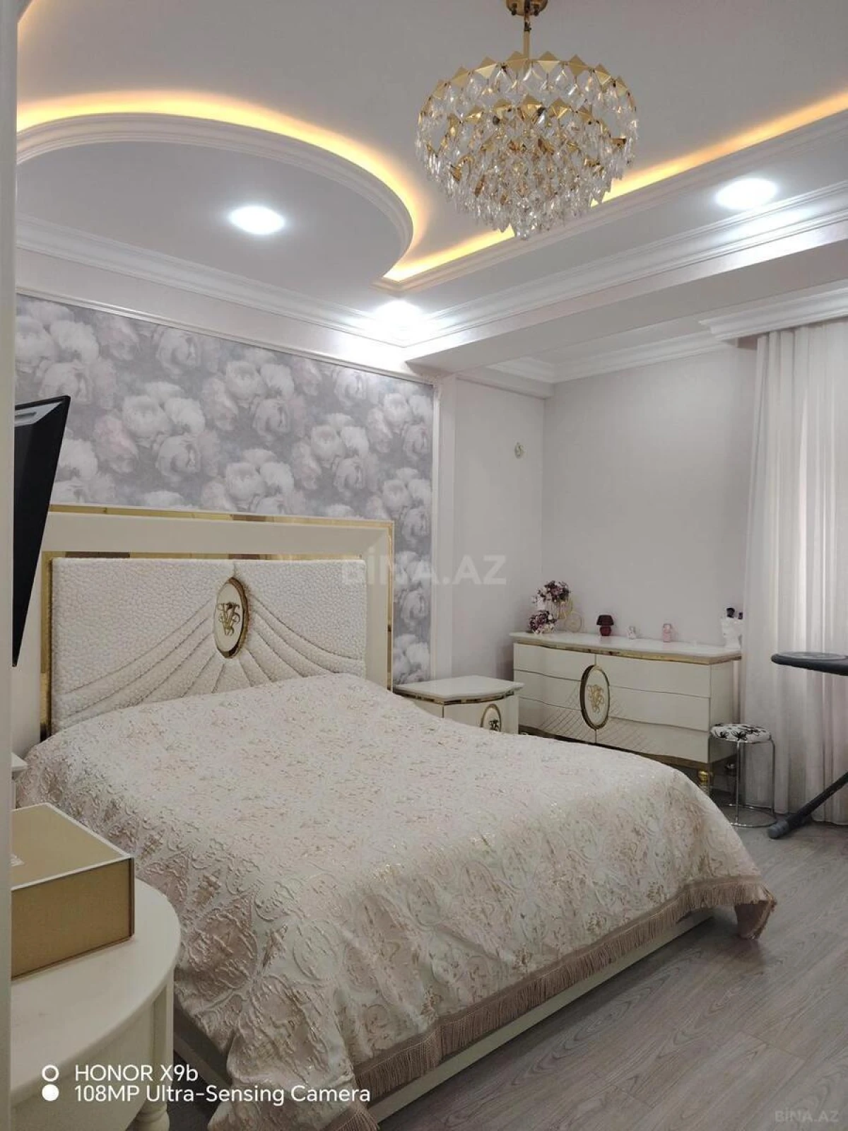 Kirayə verilir 2 otaqlı mənzil 117 m²