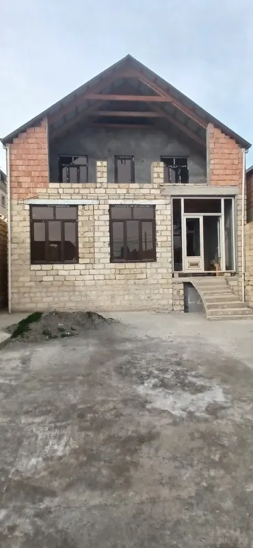 Satılır 4 otaqlı həyət evi 120 m²