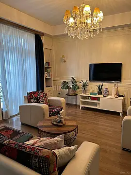 Kirayə verilir 2 otaqlı mənzil 95 m²