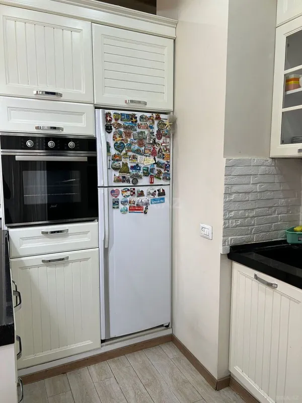 Kirayə verilir 2 otaqlı mənzil 95 m²