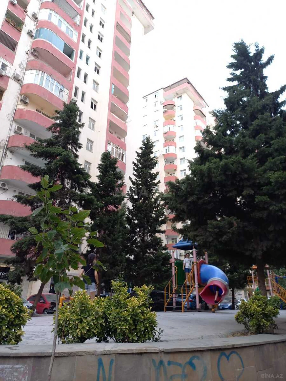 Kirayə verilir 3 otaqlı mənzil 103 m²