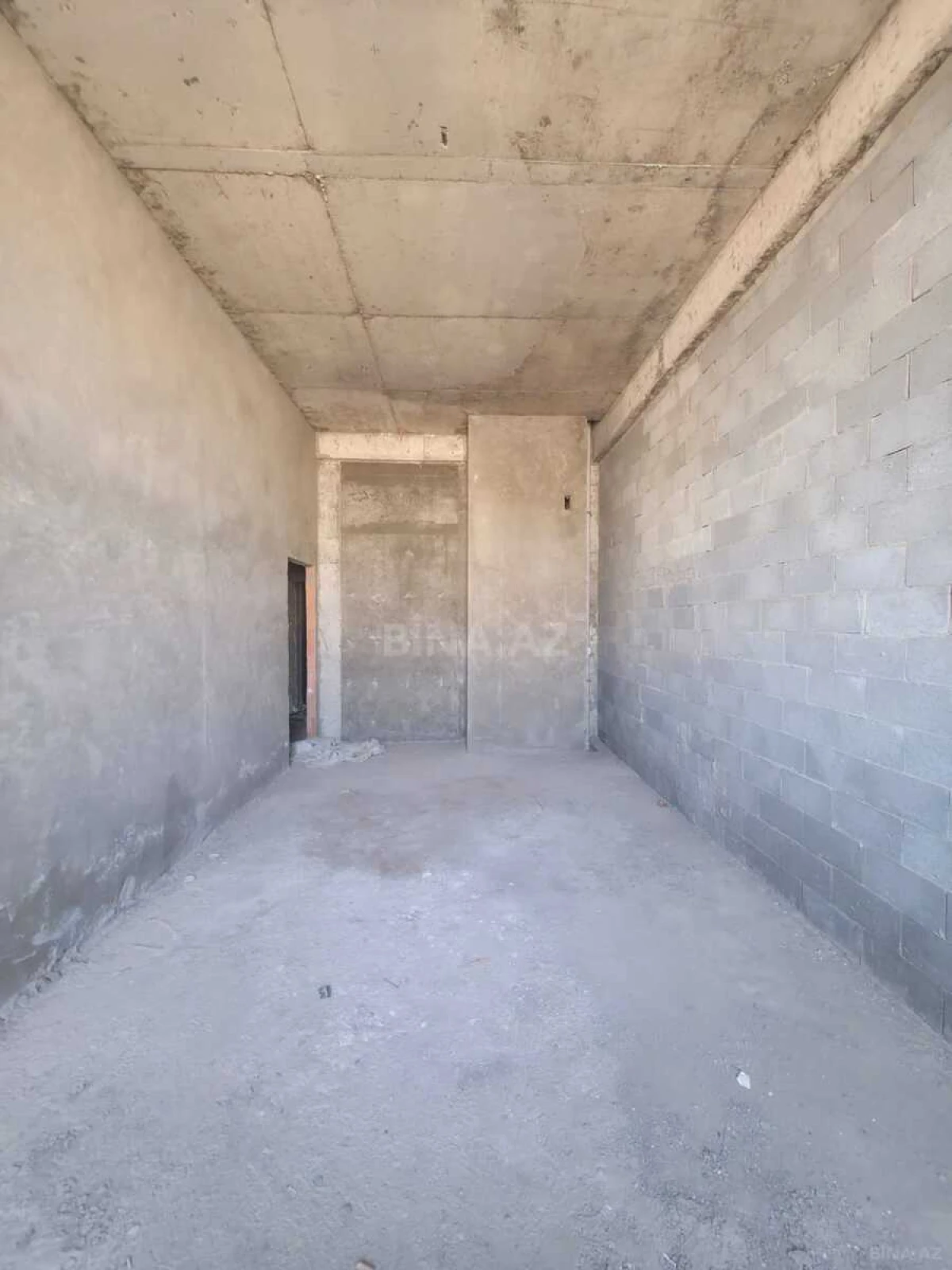 Satılır 3 otaqlı mənzil 122 m²