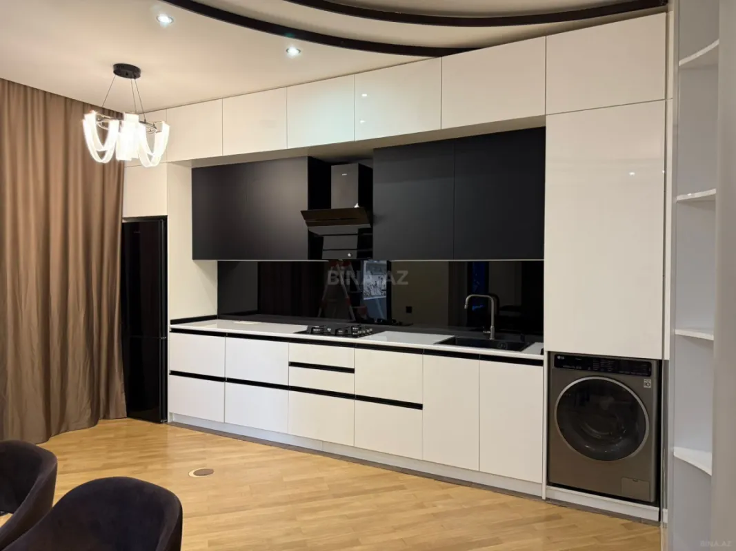 Kirayə verilir 2 otaqlı mənzil 80 m²