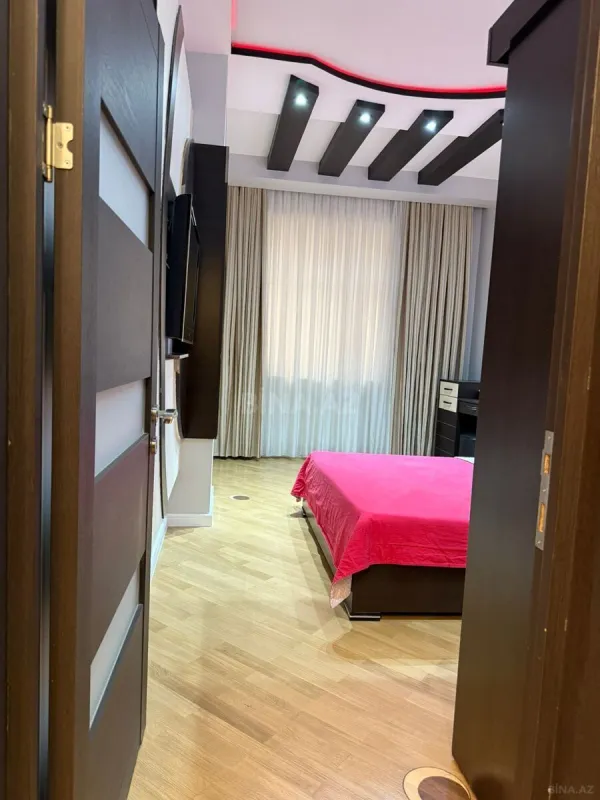 Kirayə verilir 2 otaqlı mənzil 80 m²