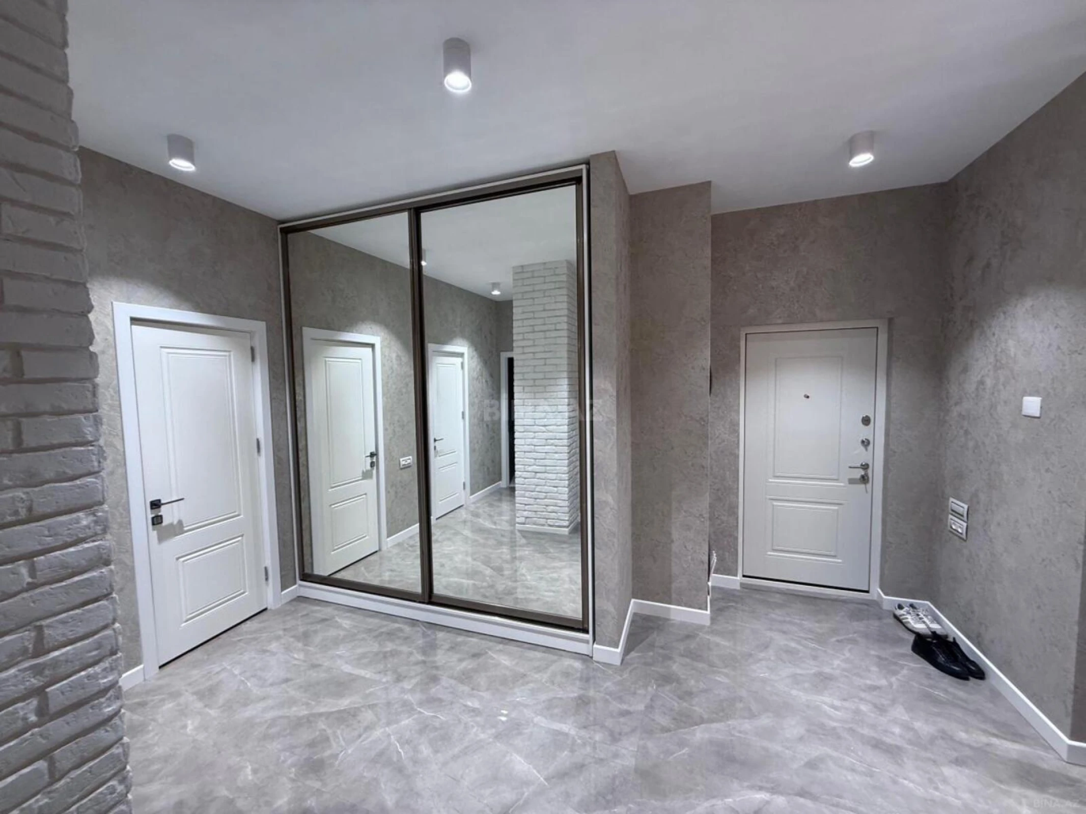 Kirayə verilir 3 otaqlı mənzil 120 m²