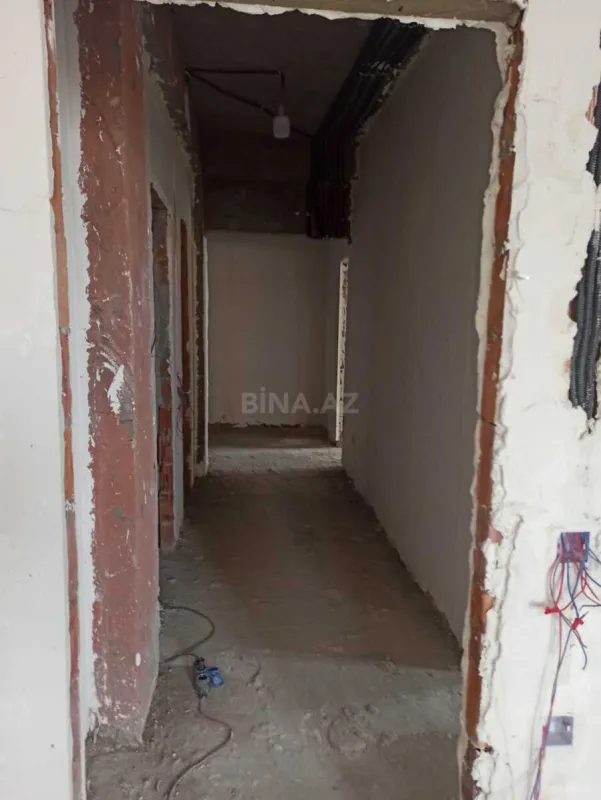Satılır 3 otaqlı mənzil 145 m²